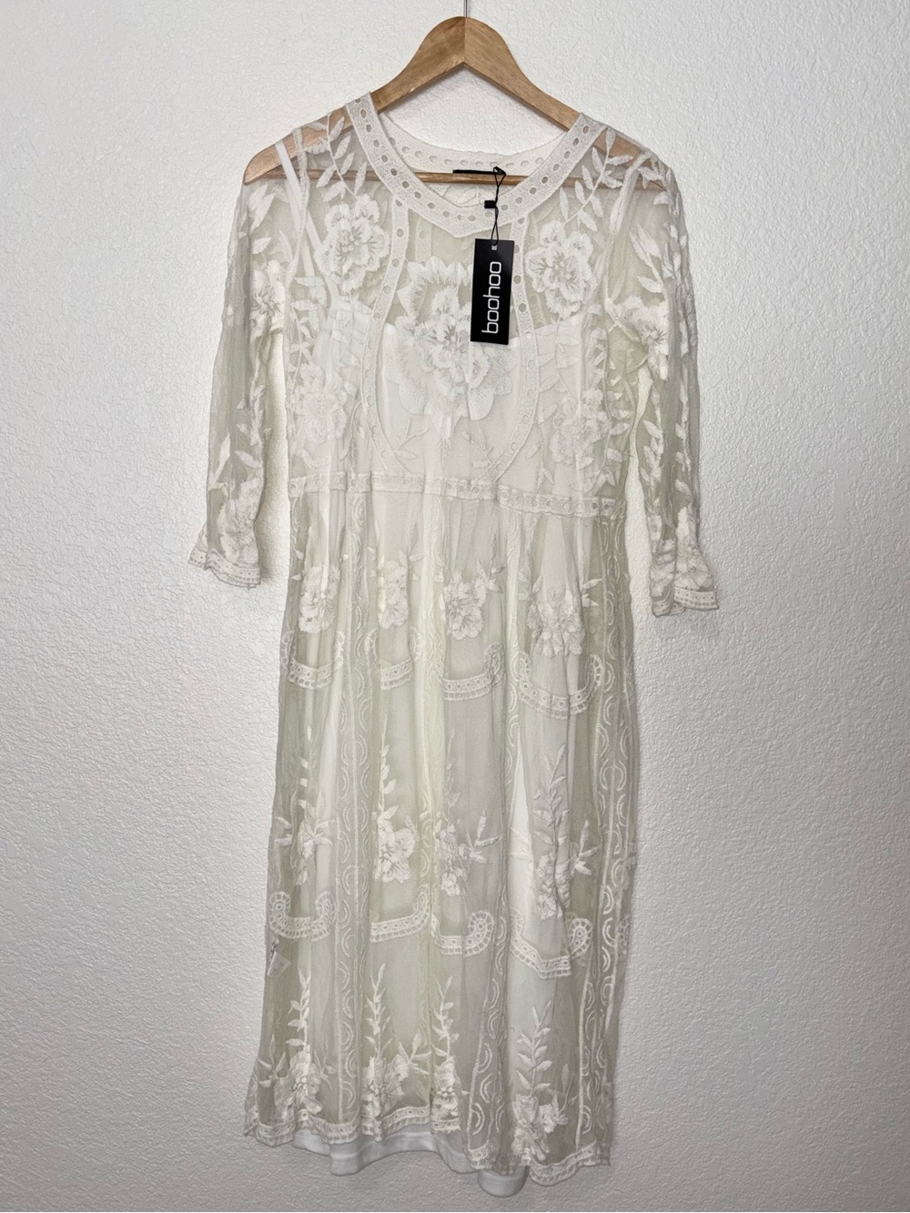 NWT Boohoo Belle White Embroidered Lace Floral Midi Dress